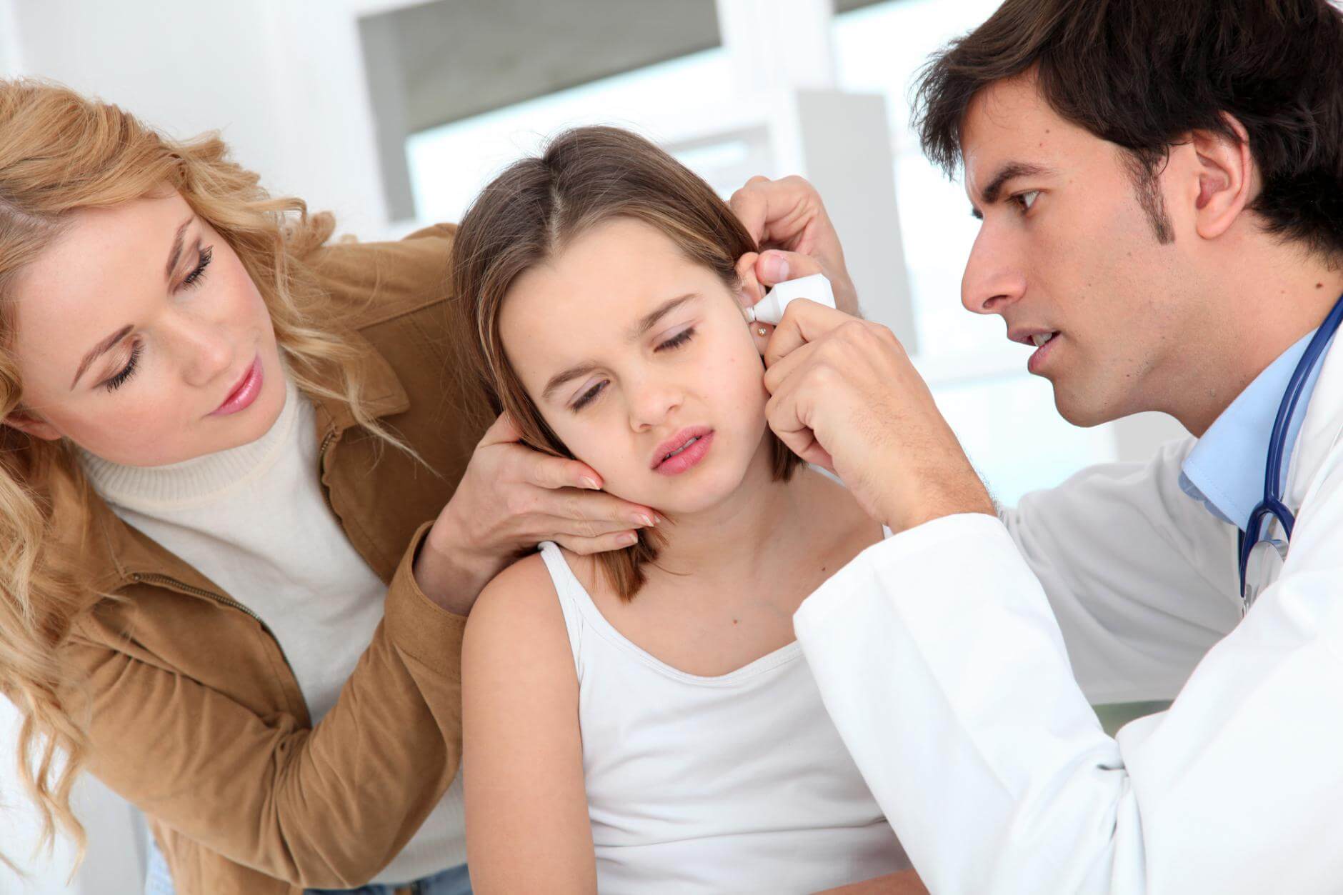 Боли в ушах: причины, разновидности, лечение